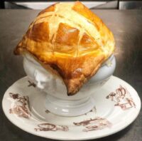Zuppa di cipolle alla lyonnaise