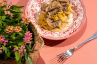 Taggien all'uovo con tartufo nero e crema di Parmigiano Reggiano