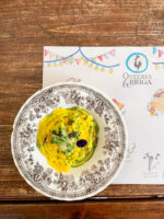 Pansotti verdi ripieni di preboggion con Salsa di Zafferano e Asparago violetto di Albenga