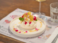Pavlova con Mele Cotogne