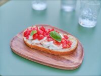 Crostone Pomodoro & Mozzarella