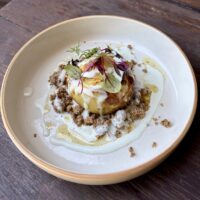 Cipolla ripiena, Roquefort & crumble di Grano Saraceno